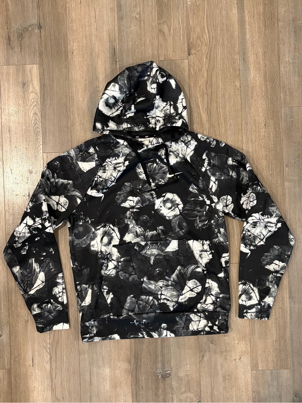 Nike Black and White Printed Therma-Fit Hoodie